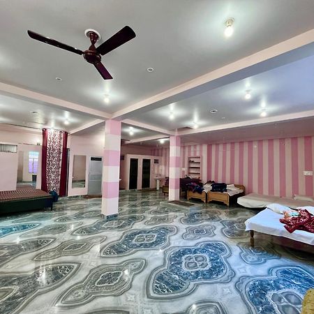 Trilok Residency - Dashashwamedh Варанаси Экстерьер фото