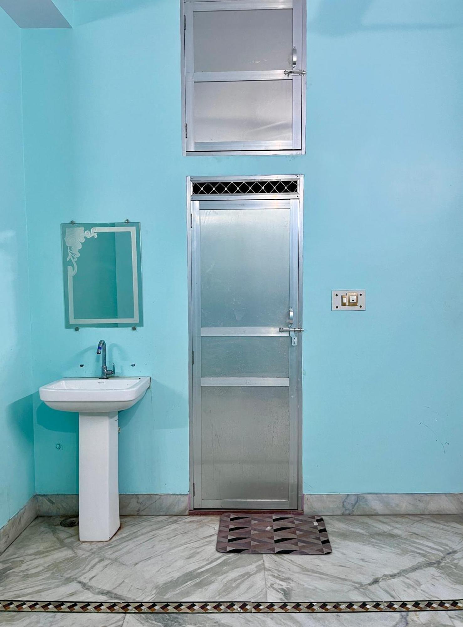 Trilok Residency - Dashashwamedh Варанаси Экстерьер фото