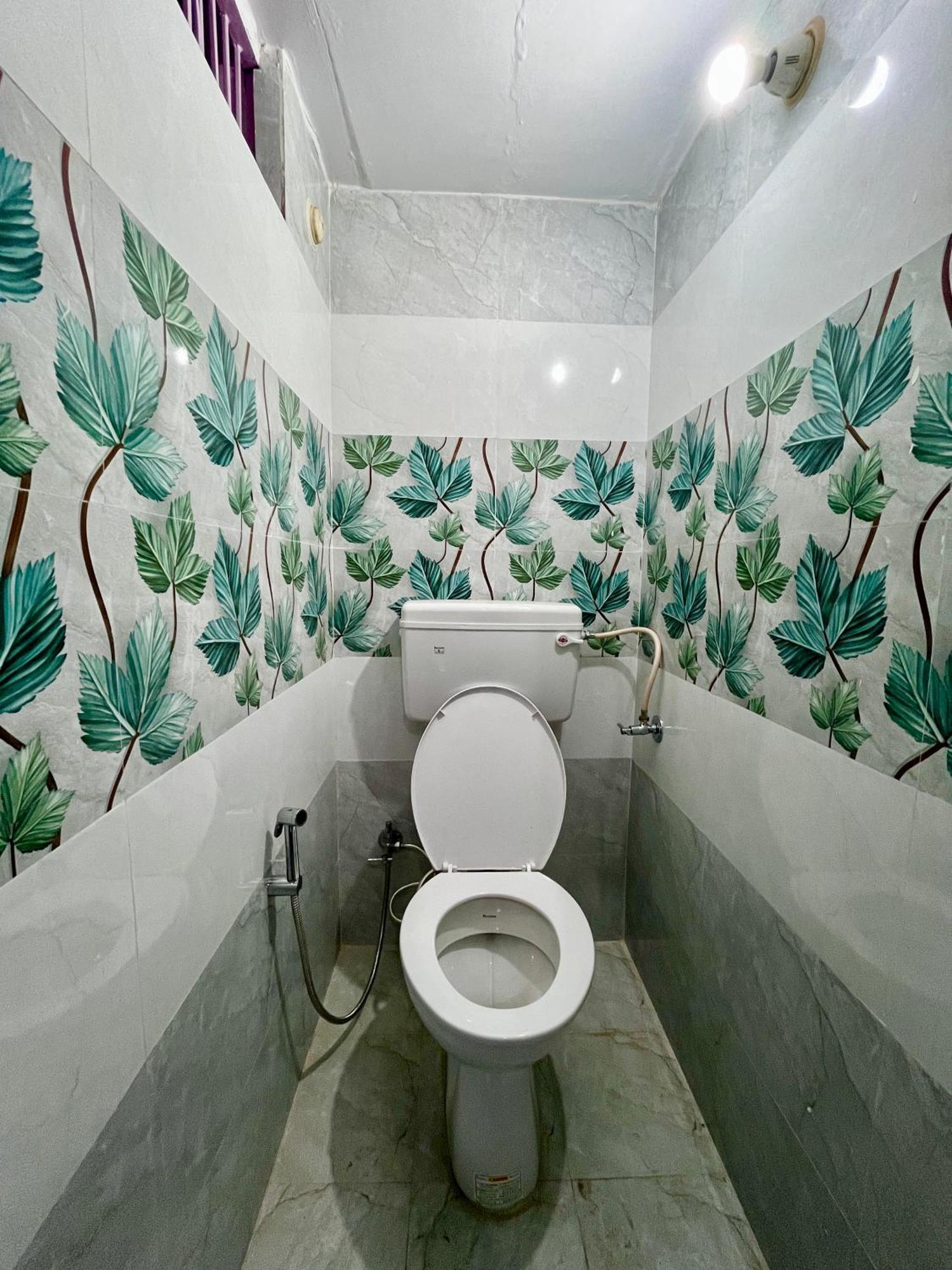 Trilok Residency - Dashashwamedh Варанаси Экстерьер фото