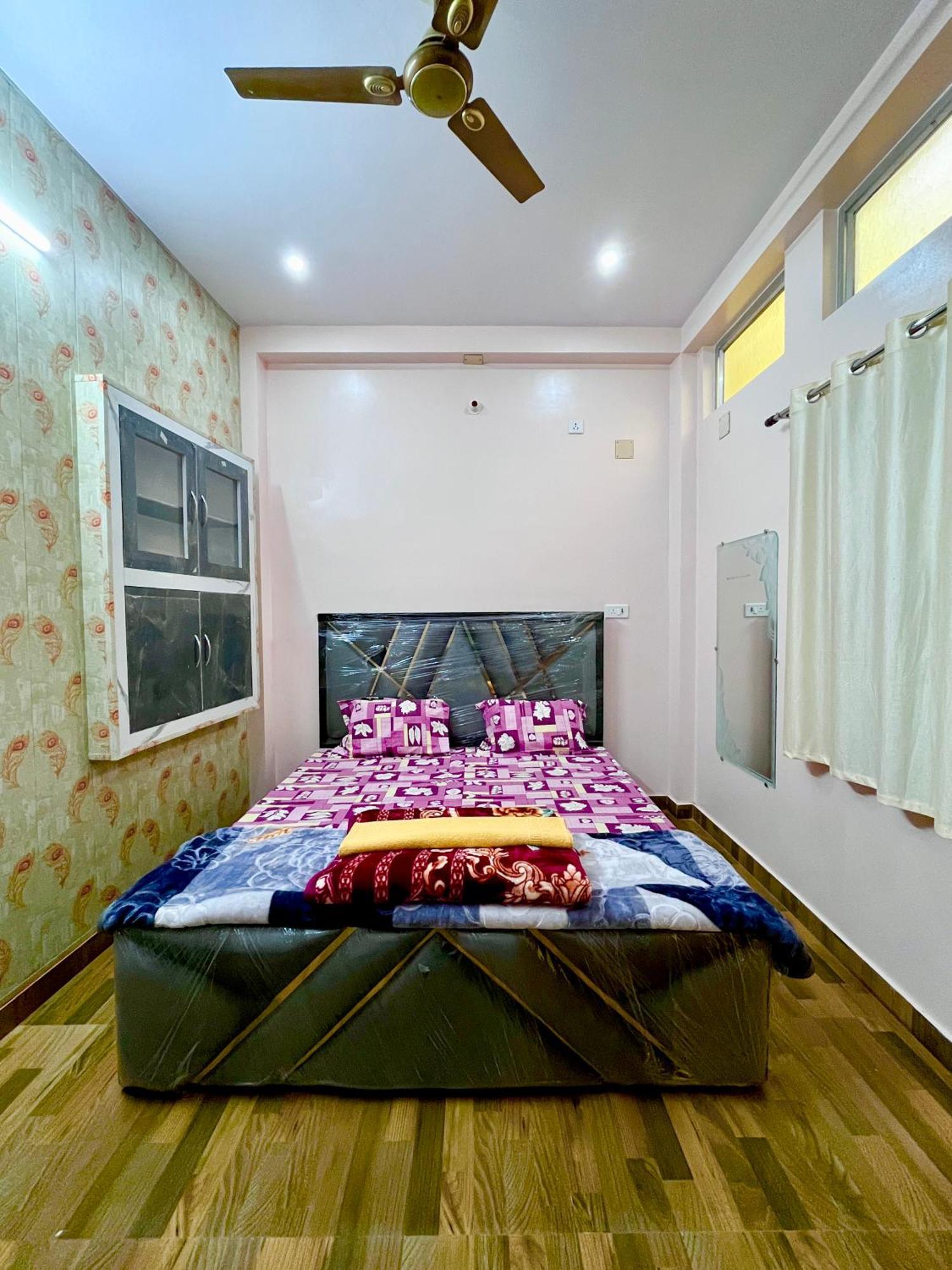 Trilok Residency - Dashashwamedh Варанаси Экстерьер фото