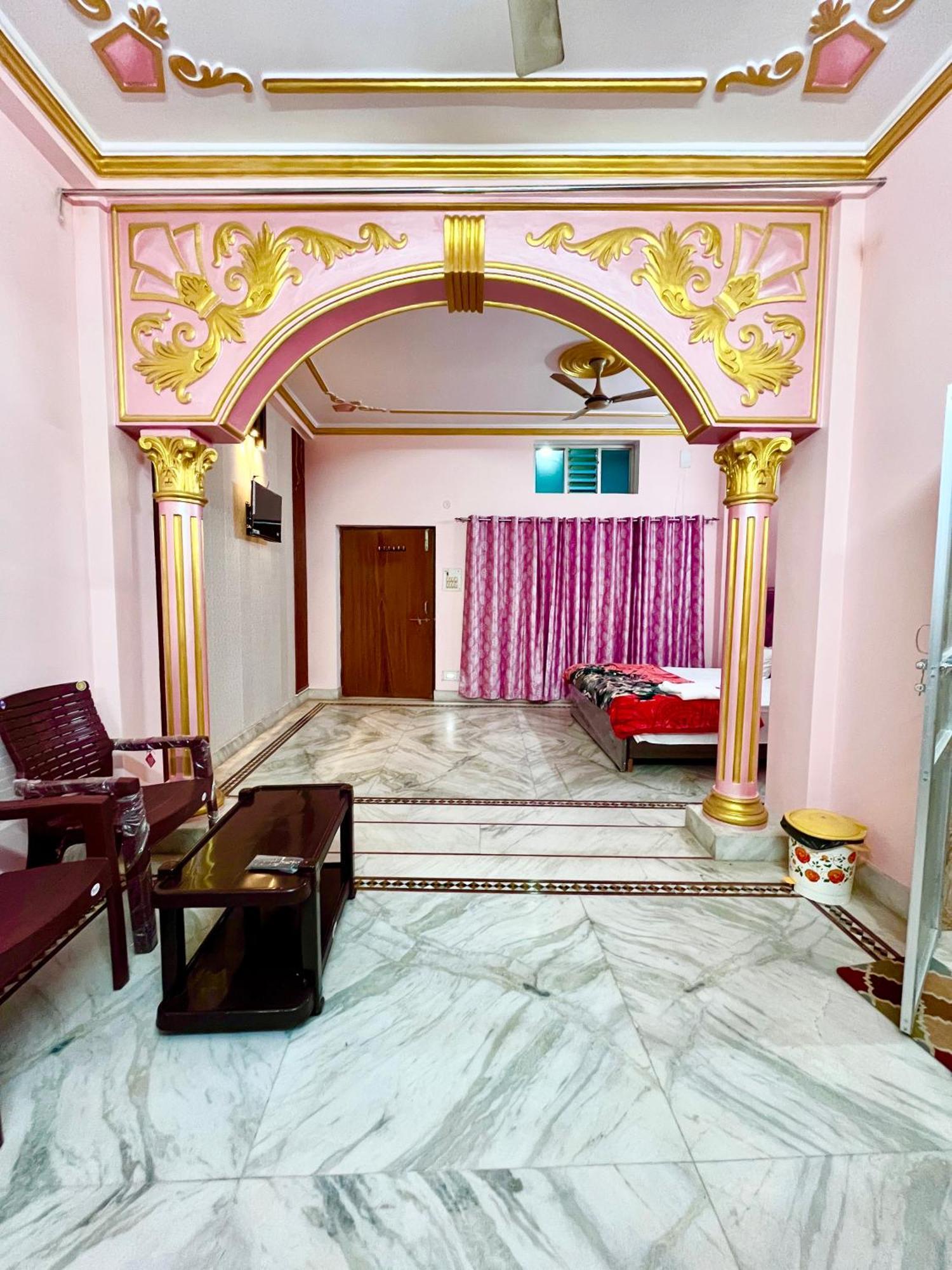 Trilok Residency - Dashashwamedh Варанаси Экстерьер фото
