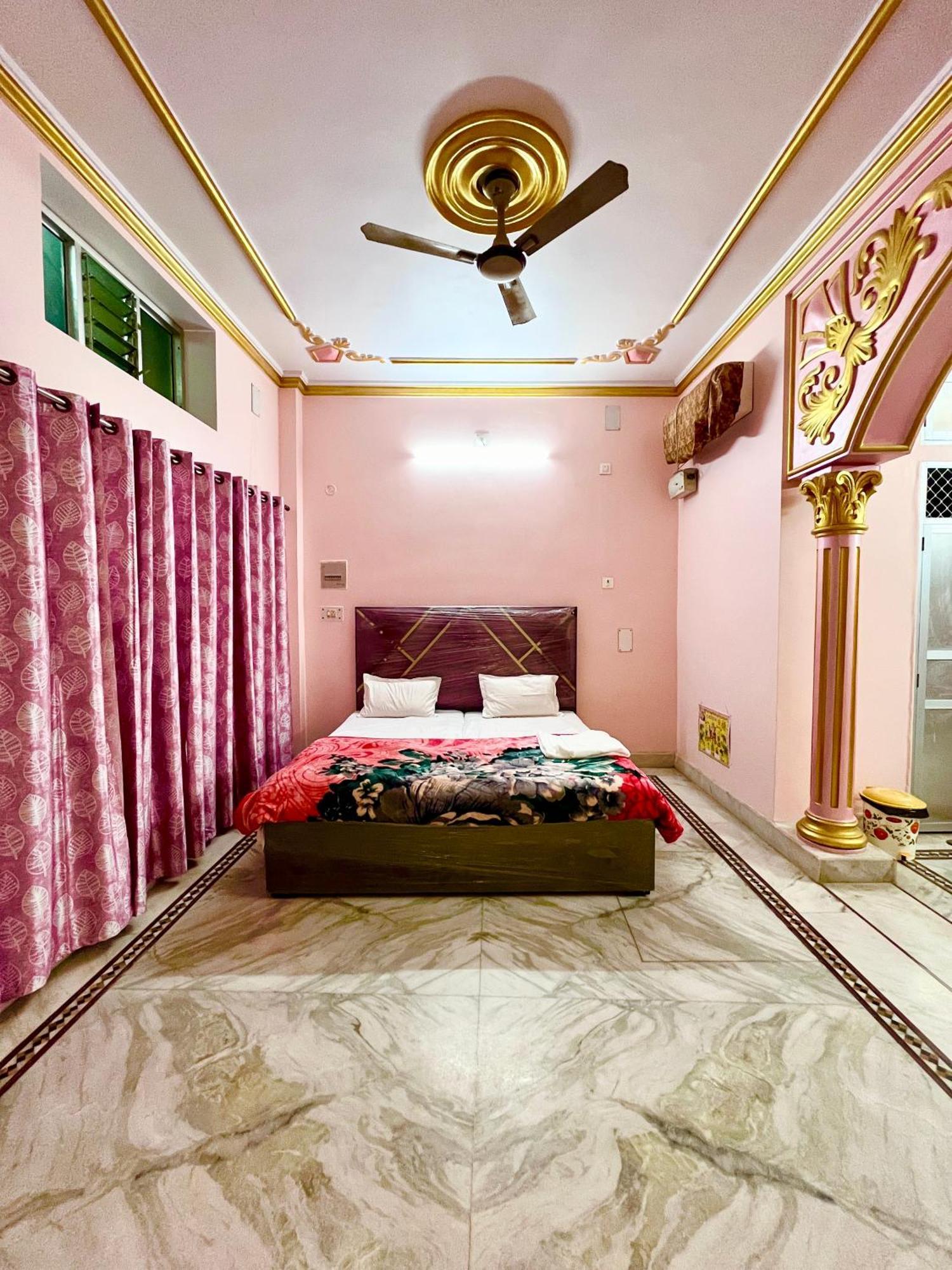 Trilok Residency - Dashashwamedh Варанаси Экстерьер фото