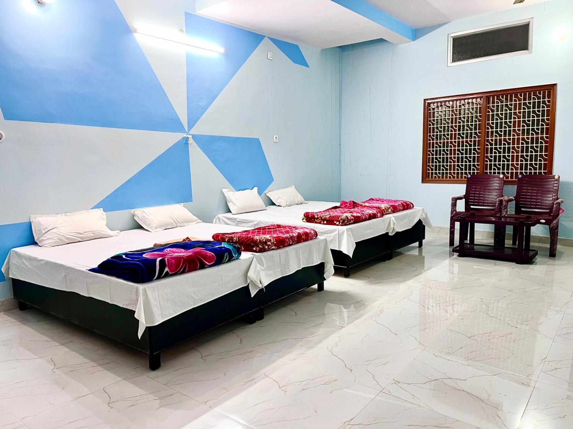 Trilok Residency - Dashashwamedh Варанаси Экстерьер фото