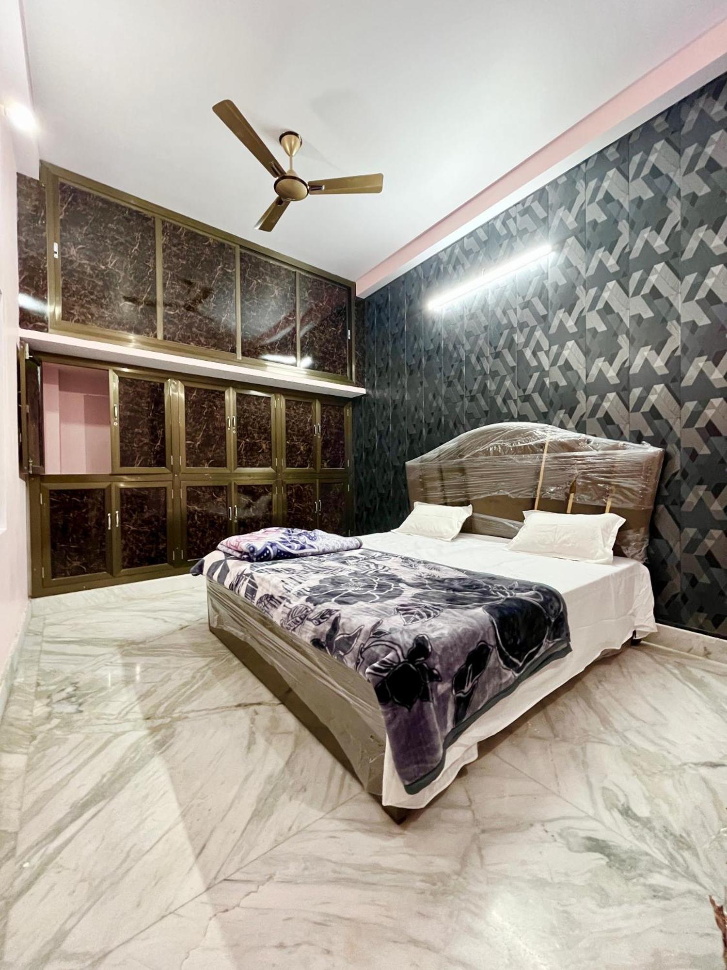 Trilok Residency - Dashashwamedh Варанаси Экстерьер фото