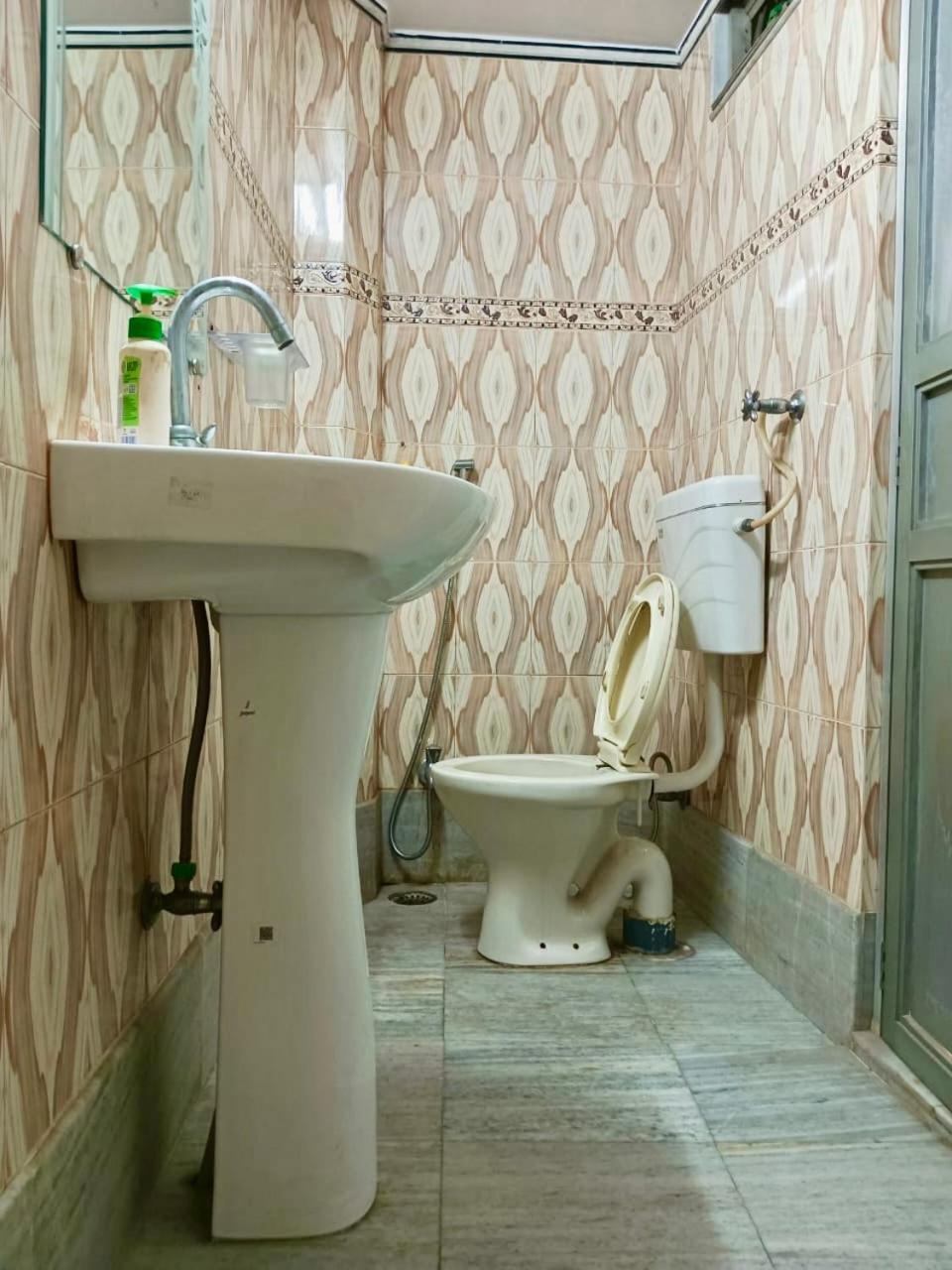 Trilok Residency - Dashashwamedh Варанаси Экстерьер фото