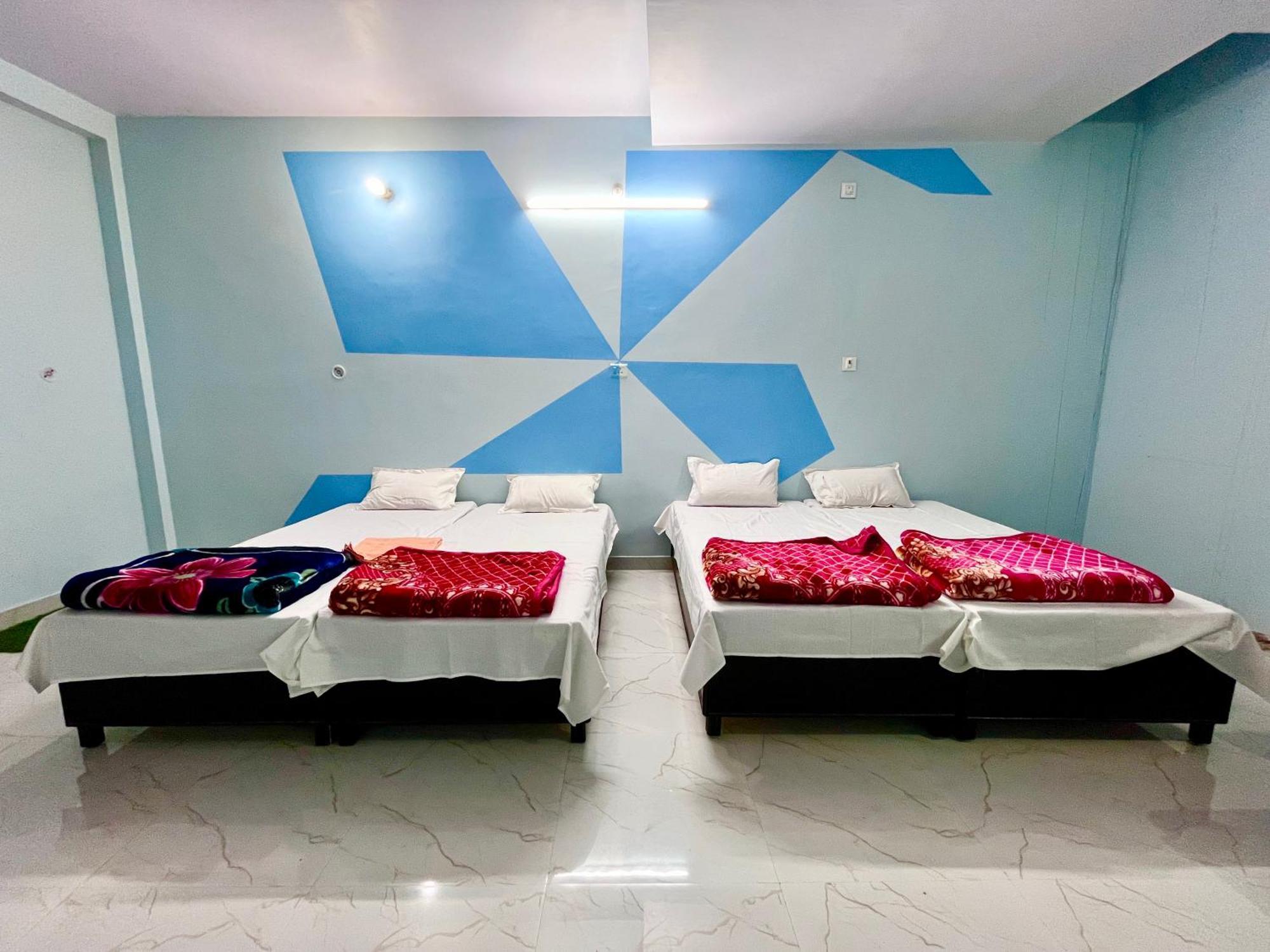 Trilok Residency - Dashashwamedh Варанаси Экстерьер фото