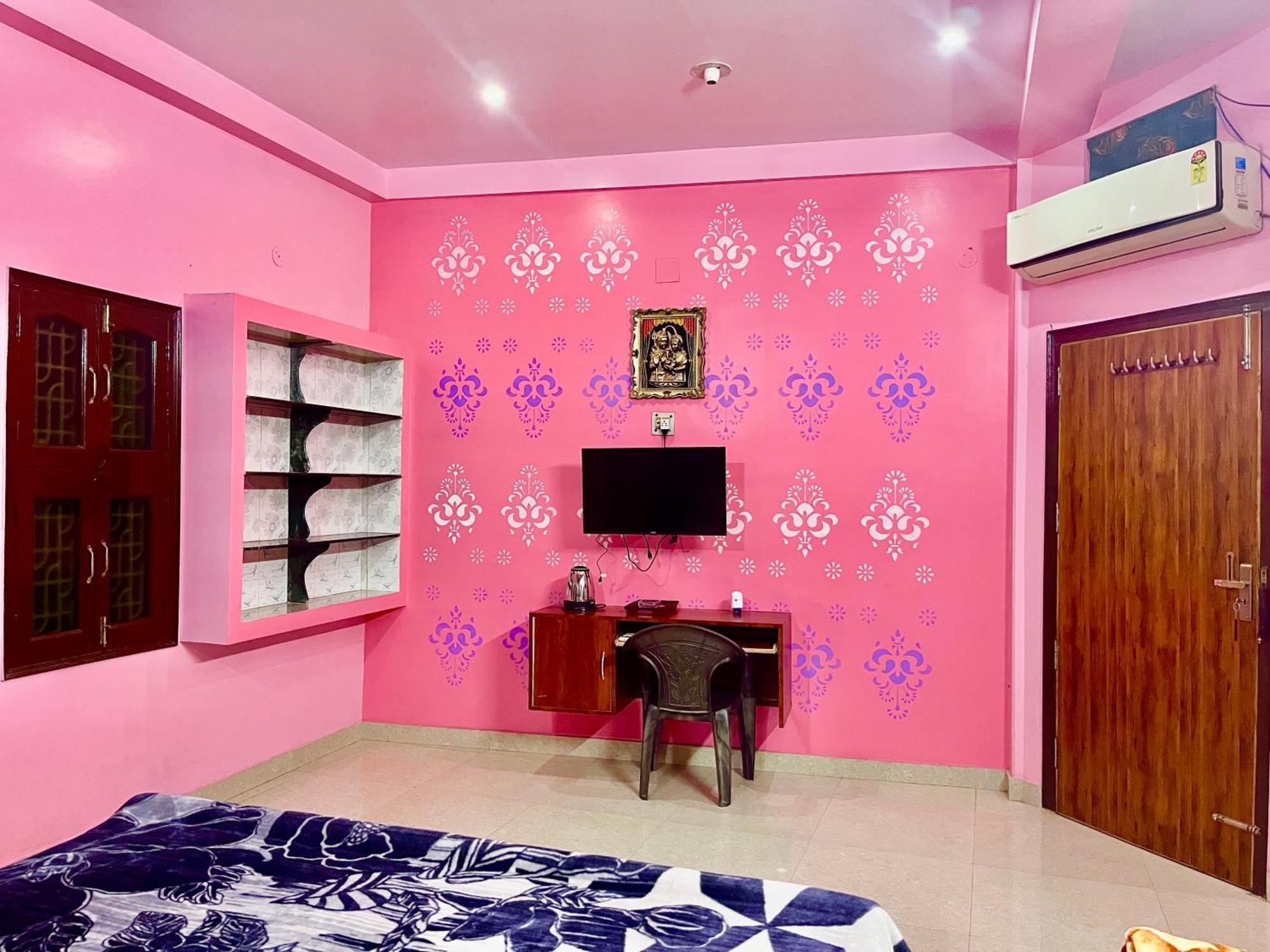 Trilok Residency - Dashashwamedh Варанаси Экстерьер фото