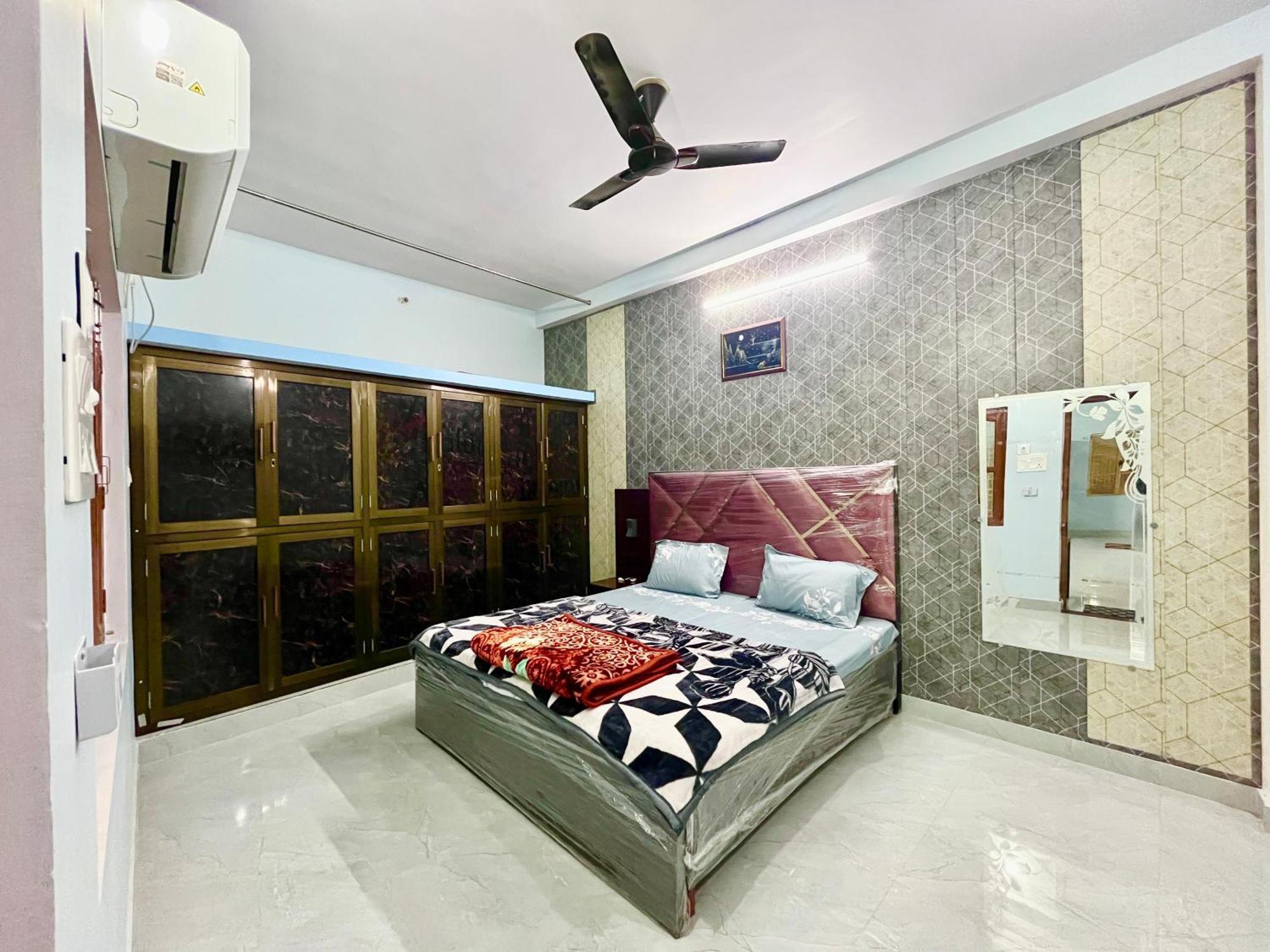Trilok Residency - Dashashwamedh Варанаси Экстерьер фото