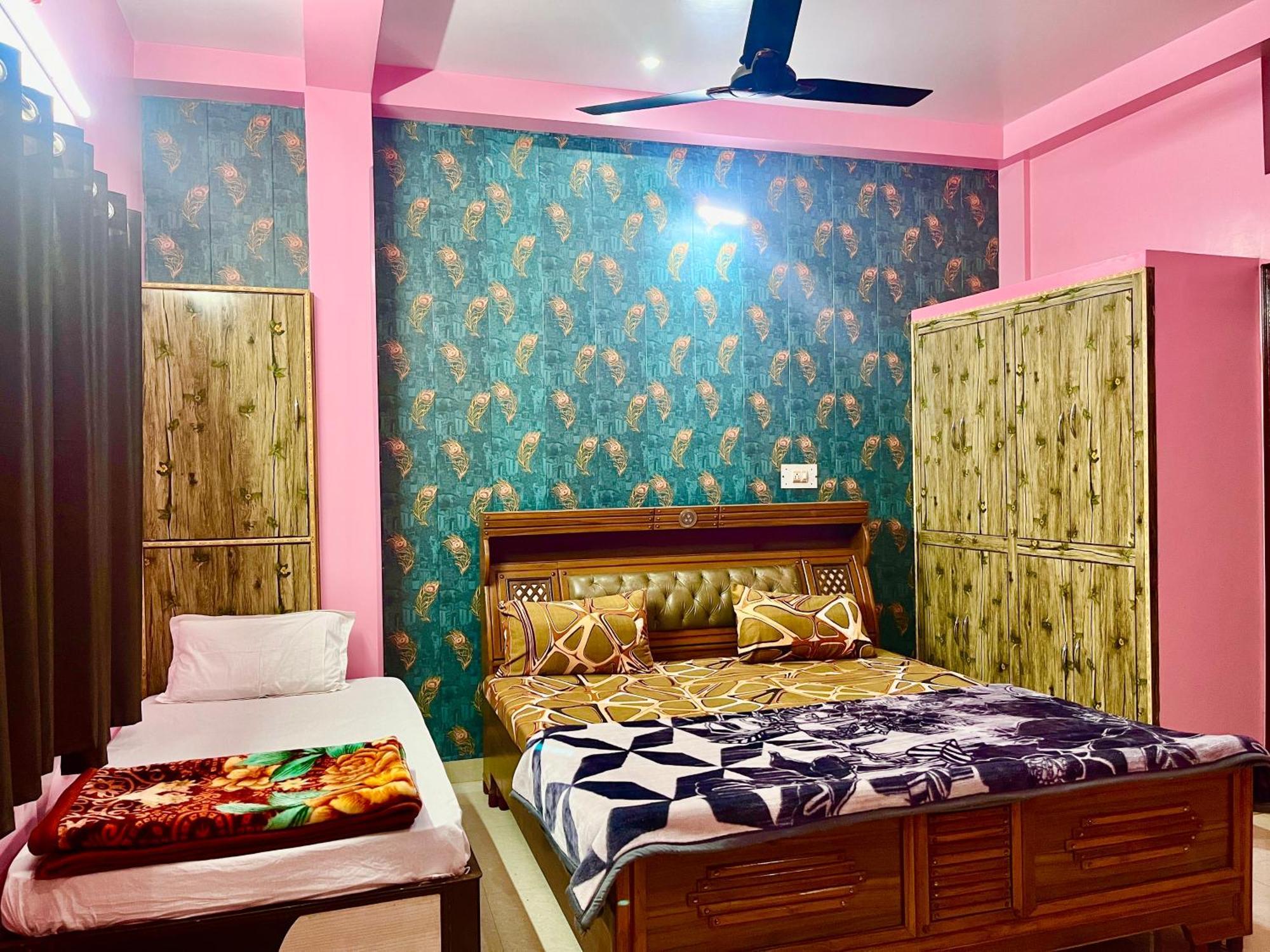 Trilok Residency - Dashashwamedh Варанаси Экстерьер фото