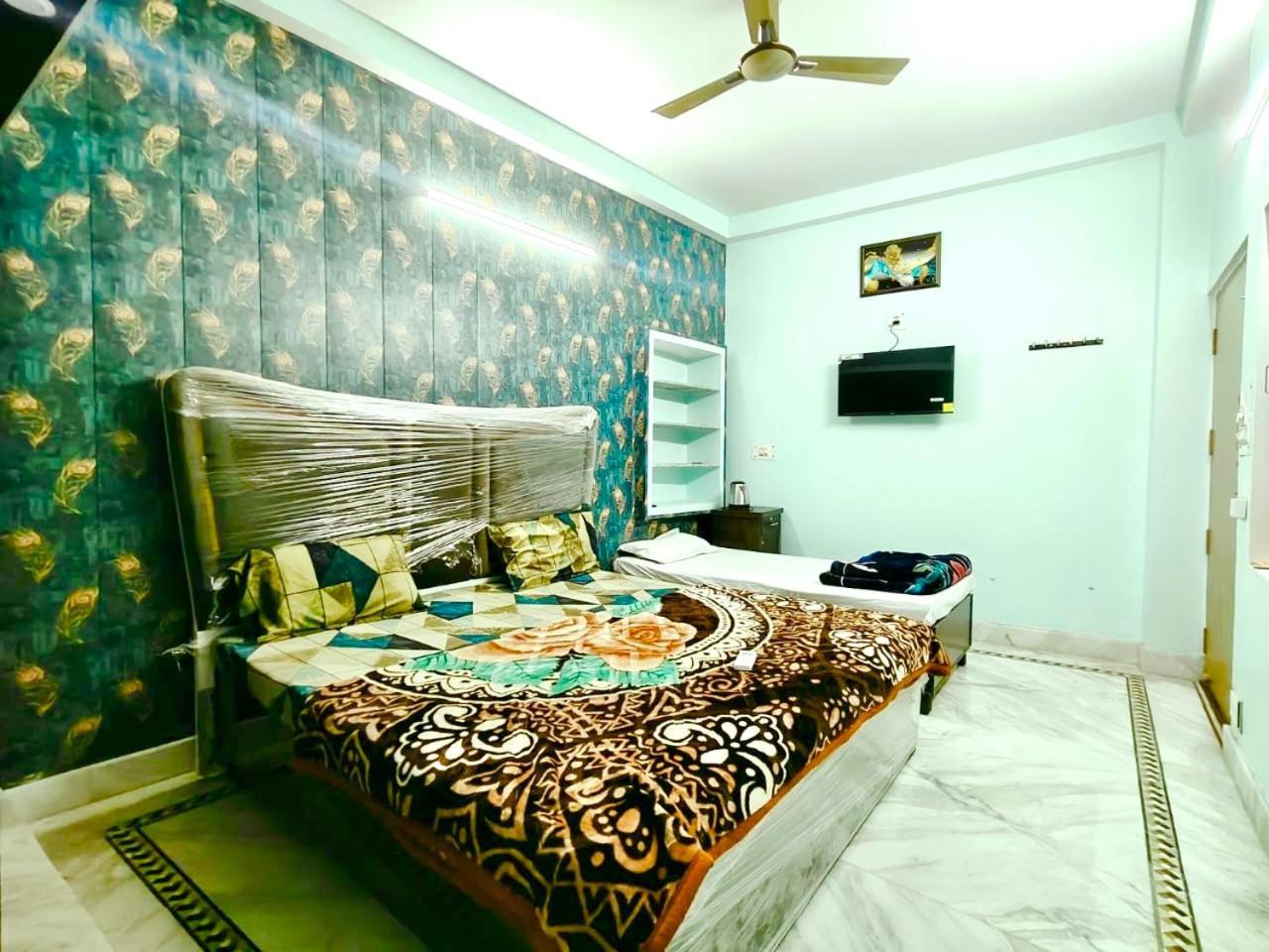 Trilok Residency - Dashashwamedh Варанаси Экстерьер фото