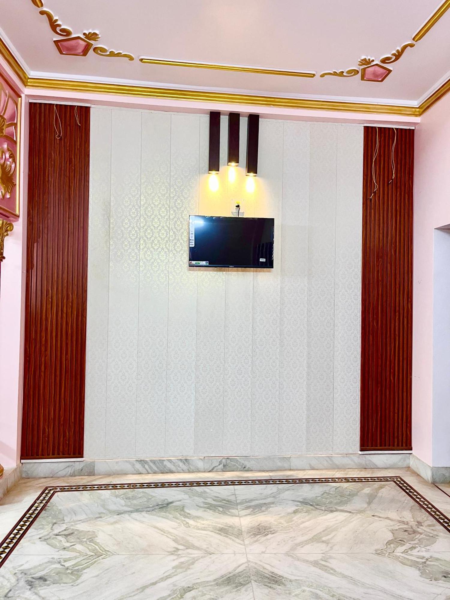 Trilok Residency - Dashashwamedh Варанаси Экстерьер фото
